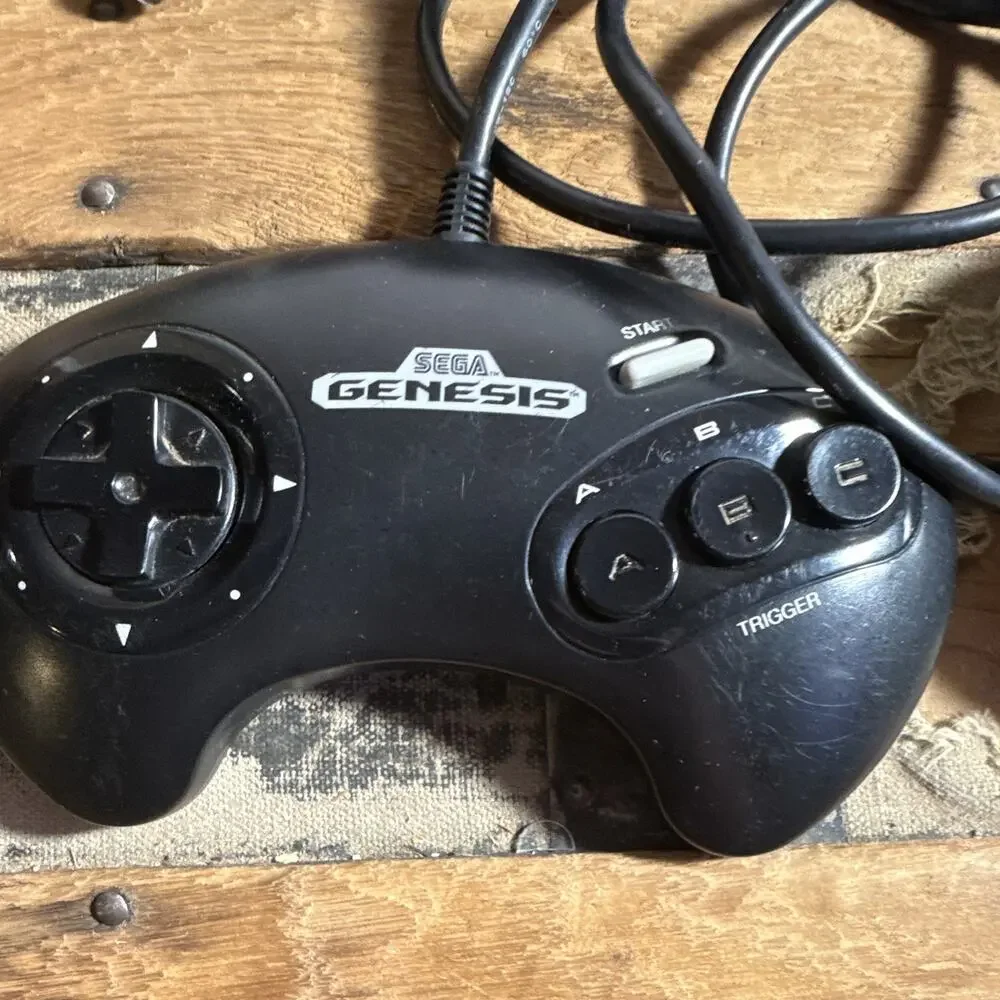 SEGA Genesis 16-Bit Console Model 1601 NTSC-U/C w/ 2 Controllers RF Switch